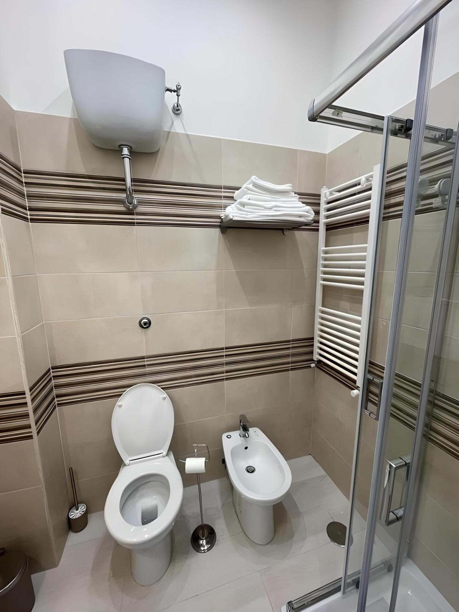 Il Vicoletto Del Castello Hotell Neapel Exteriör bild